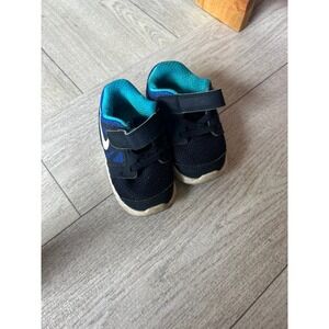 Little boys, Nike‎ shoes